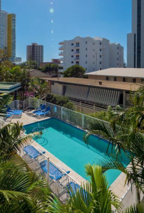 Santa Anne By The Sea, Surfers Paradise